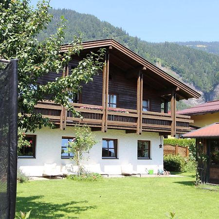 Quaint Mansion Near Ski Bus In Goldegg Exterior foto