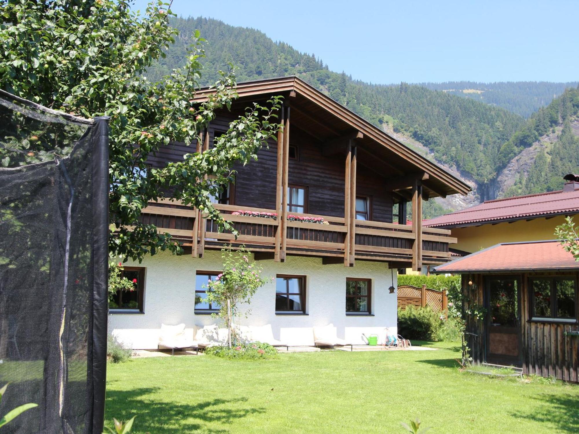Quaint Mansion Near Ski Bus In Goldegg Exterior foto