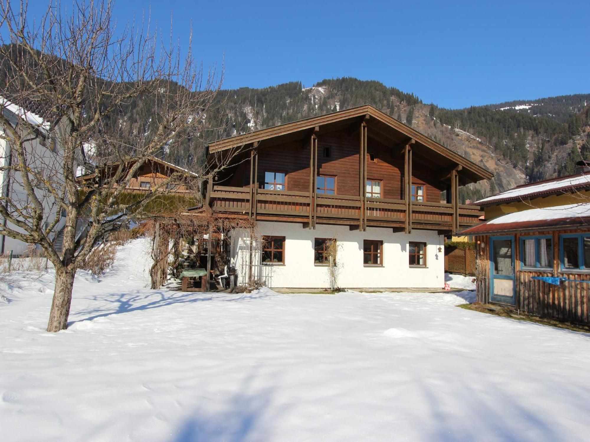 Quaint Mansion Near Ski Bus In Goldegg Exterior foto